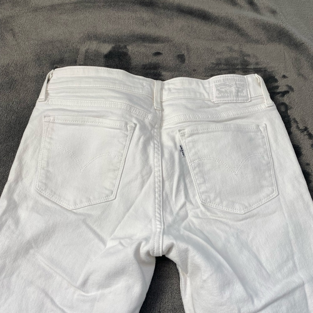White levi’s - Picture 3 of 4